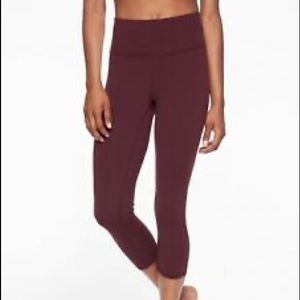 Athleta HR Chat Capri